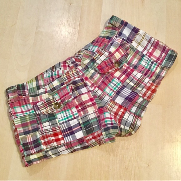 American Eagle Quilted Plaid Multicolor Short Shorts - Picture 5 of 6